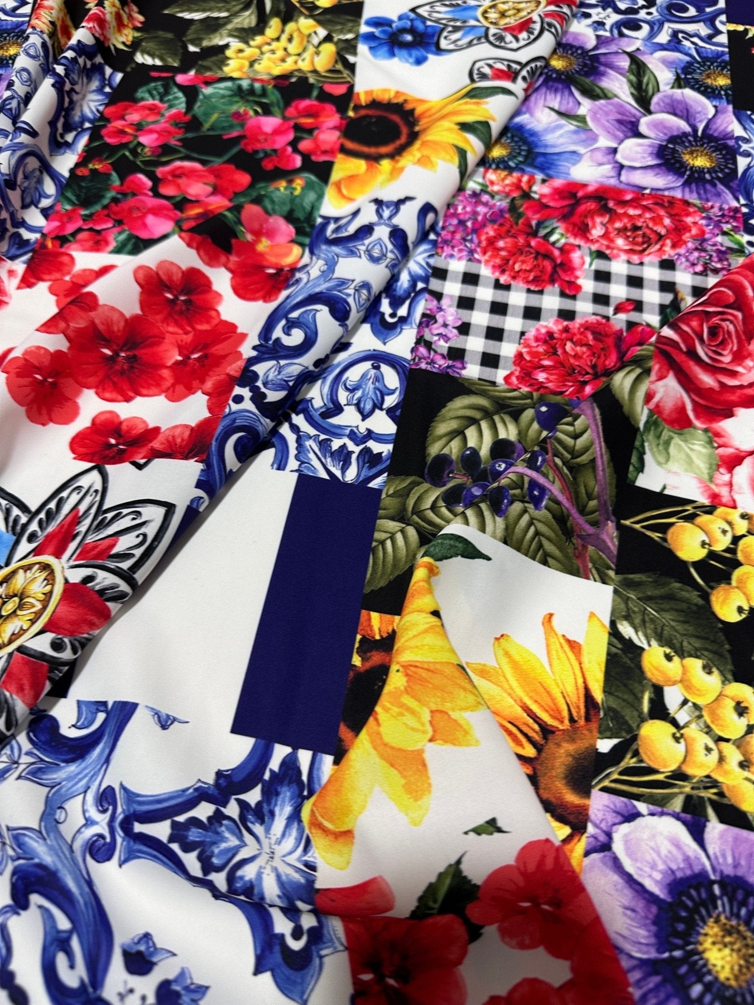 Abstract Italian Pattern Fabrics, Majolica Pattern Premium Fabric, Fabric By The Metre - Whotex Online Fabric Store