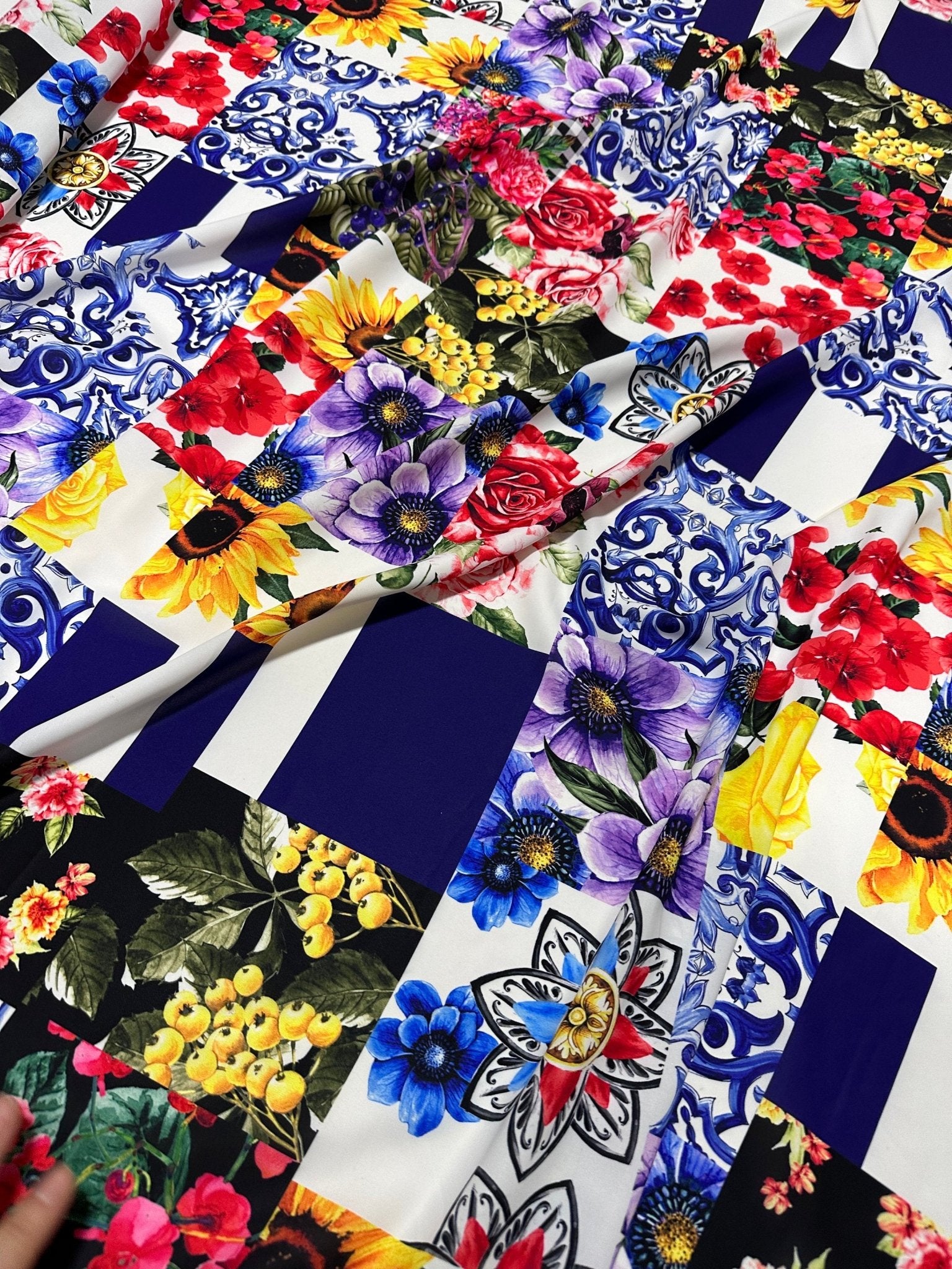 Abstract Italian Pattern Fabrics, Majolica Pattern Premium Fabric, Fabric By The Metre - Whotex Online Fabric Store