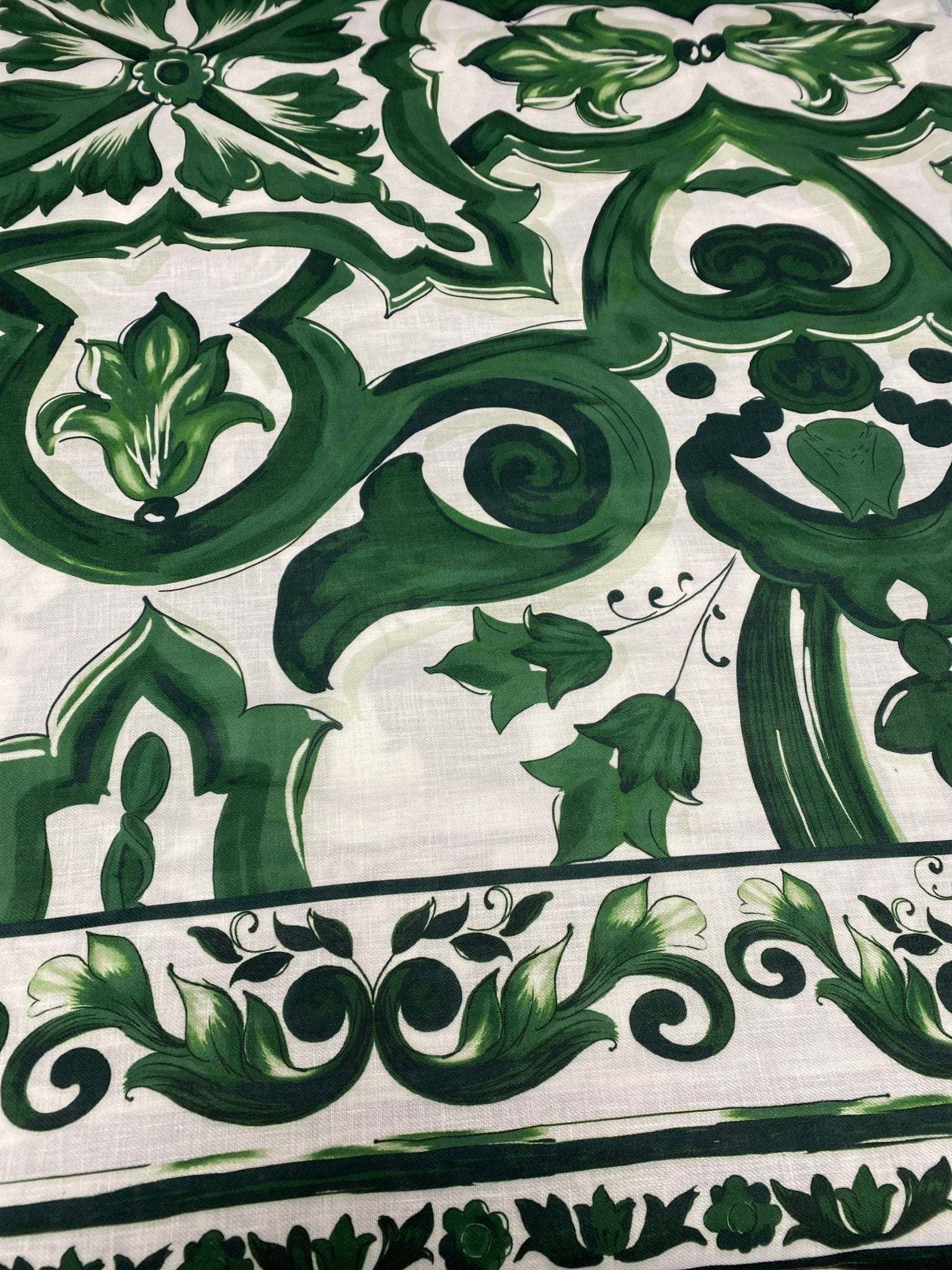 Barok floral pattern green and white linen fabric with intricate baroque-inspired floral design for elegant home decor