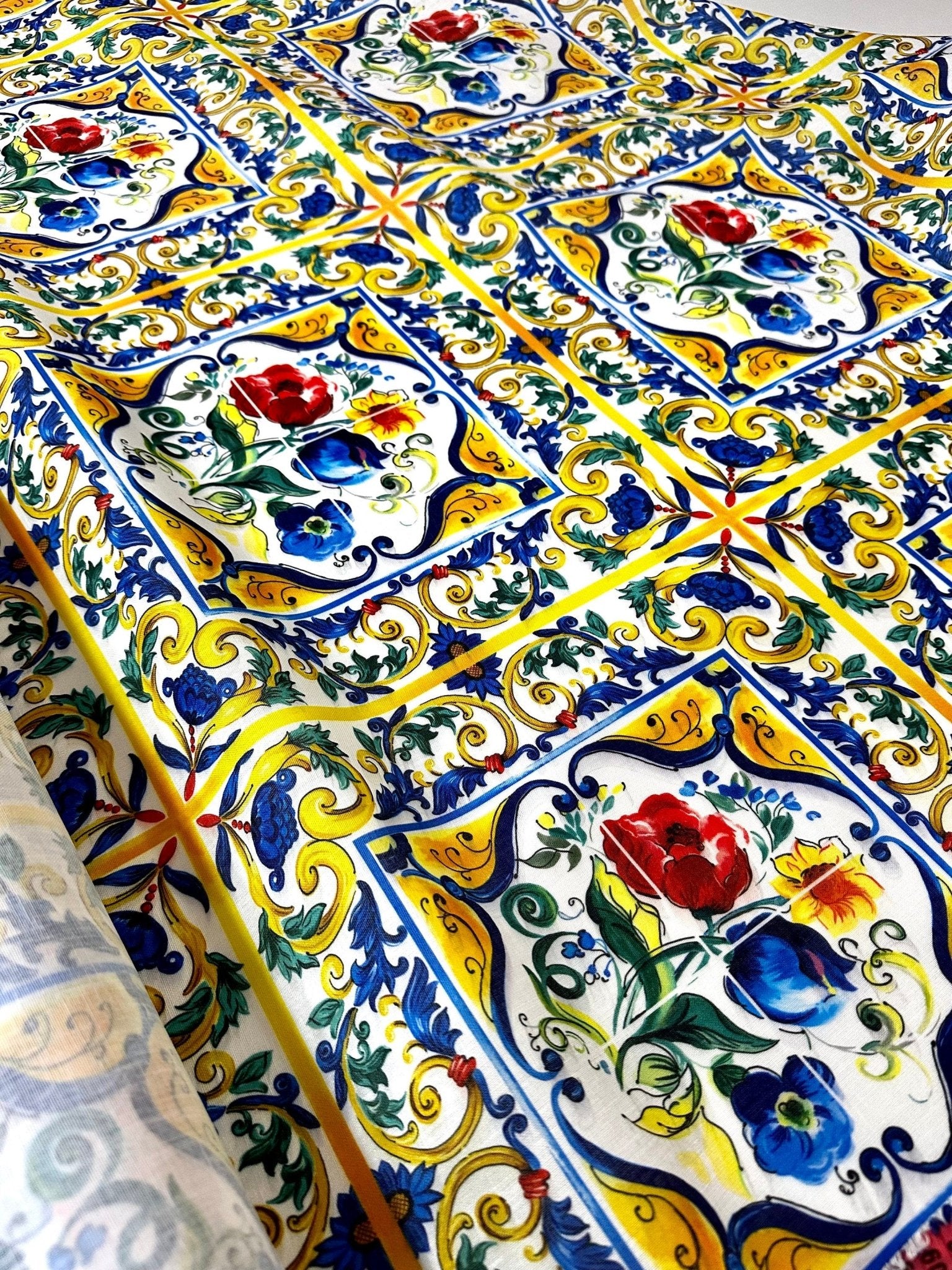 Majolica Pattern Linen Fabric, Blue and Yellow Fabric - Whotex Online Fabric Store
