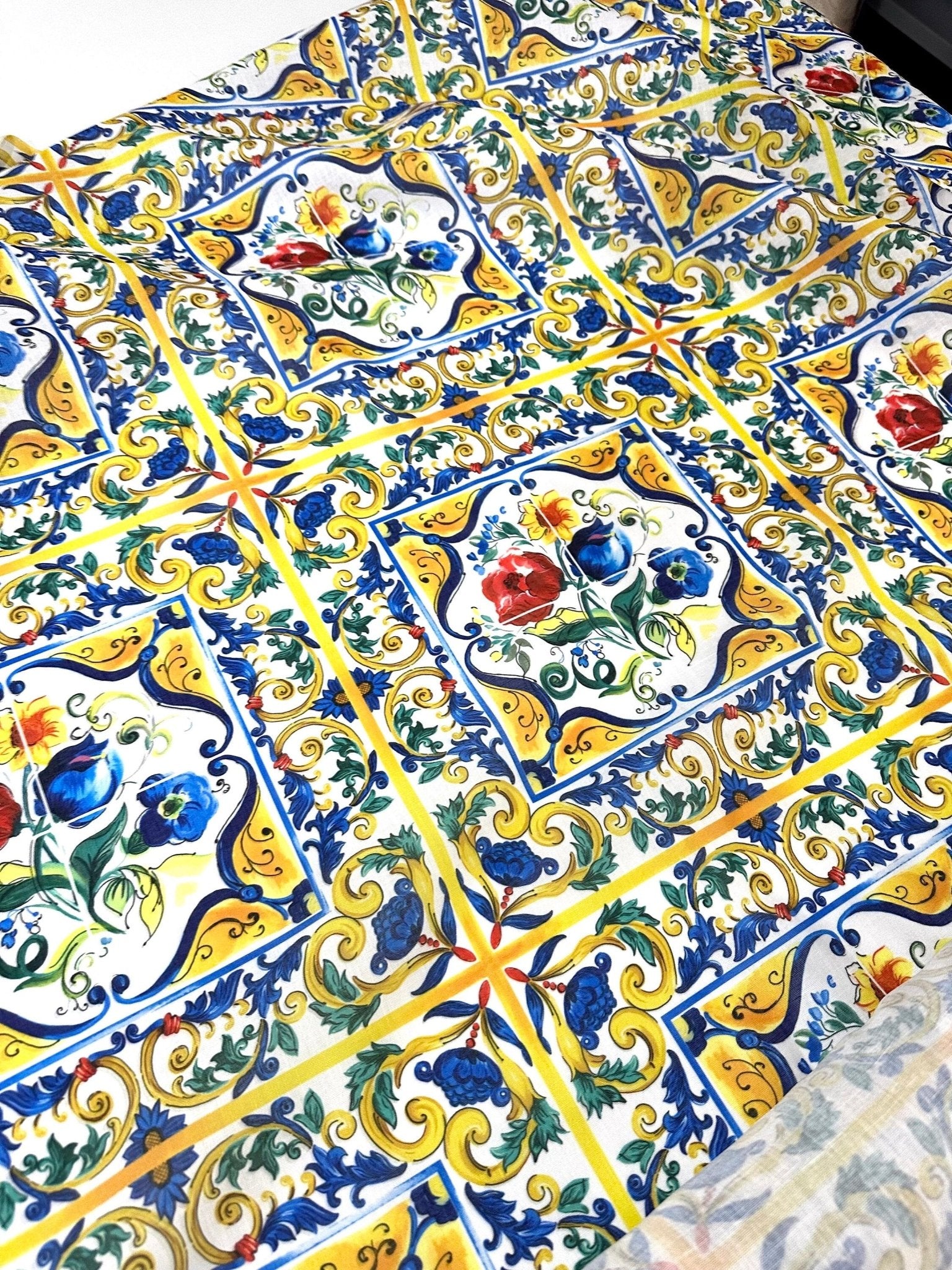 Majolica Pattern Linen Fabric, Blue and Yellow Fabric - Whotex Online Fabric Store