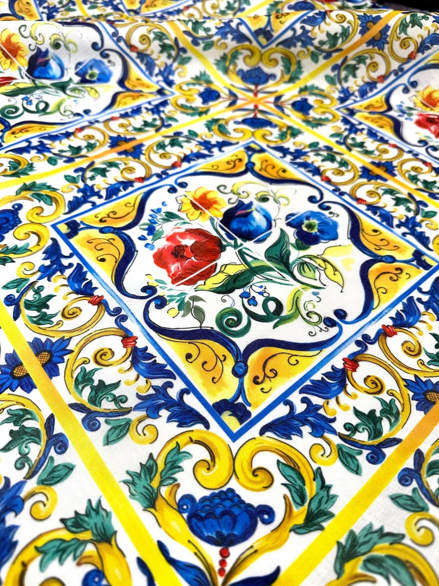 Majolica Pattern Linen Fabric, Blue and Yellow Fabric - Whotex Online Fabric Store