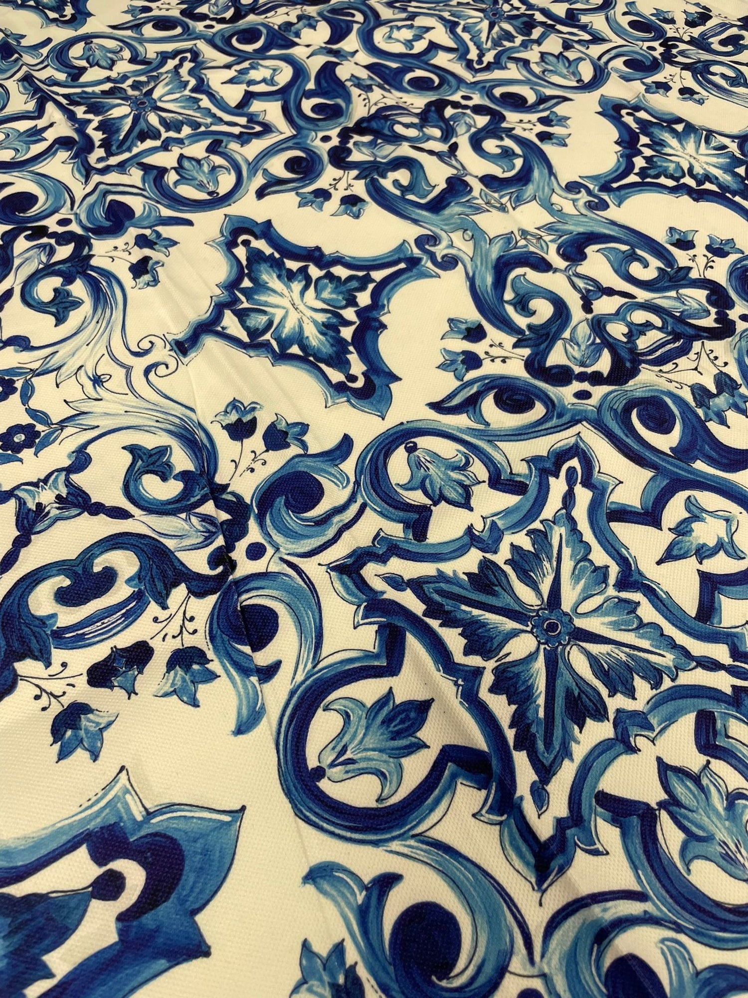 Baroque Design Upholstery Fabric for Elegant Home Décor