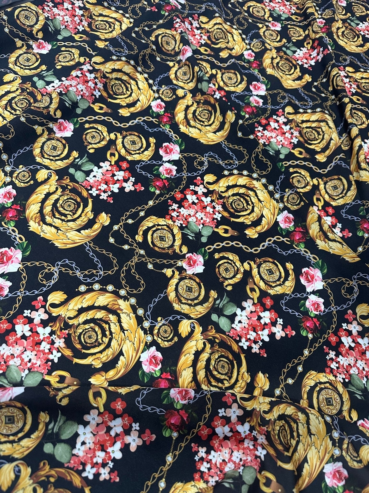 Baroque Pattern Crepe Fabric , Floral Chain Pattern Fabric - Whotex