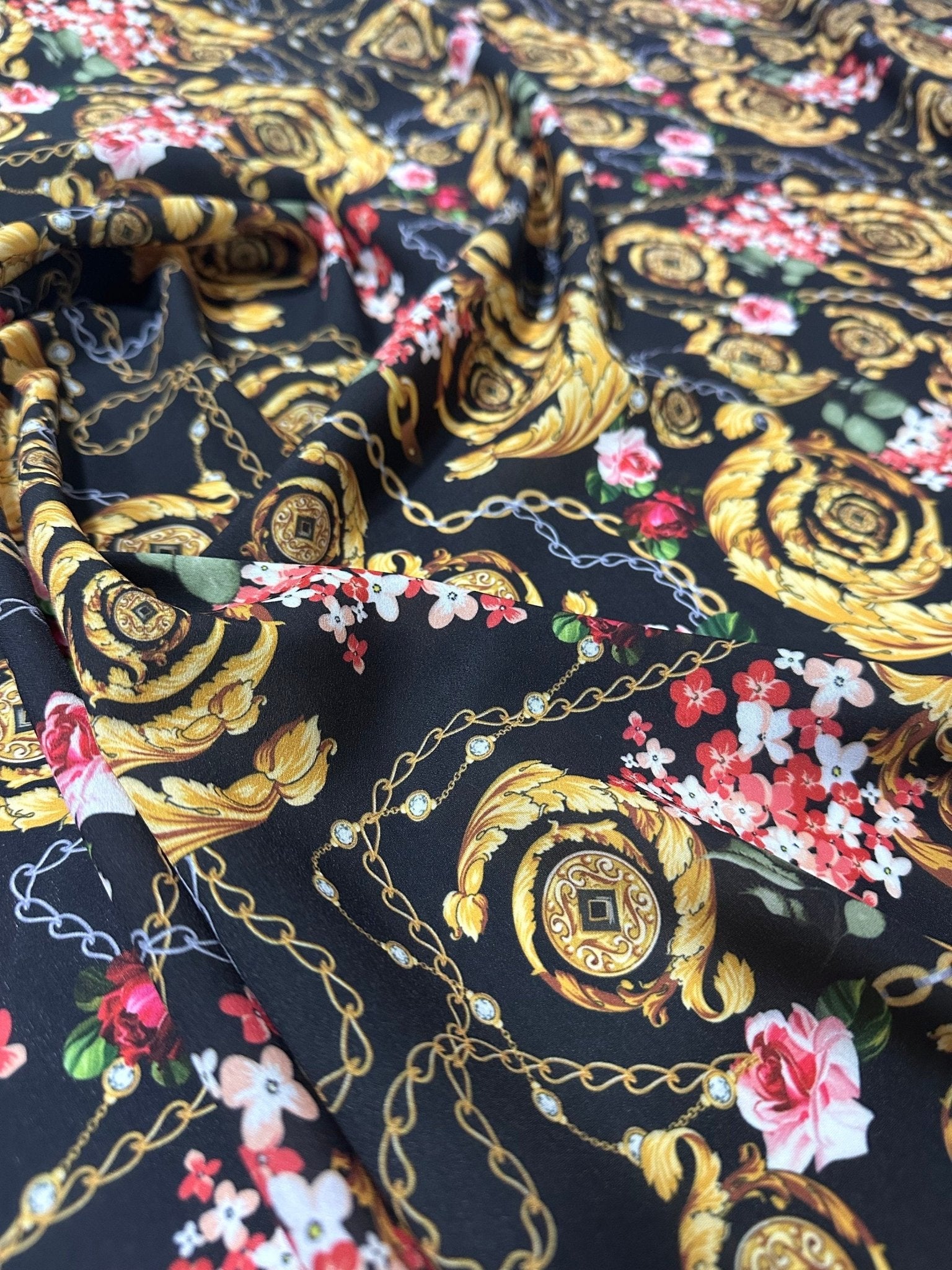 Baroque Pattern Crepe Fabric , Floral Chain Pattern Fabric - Whotex