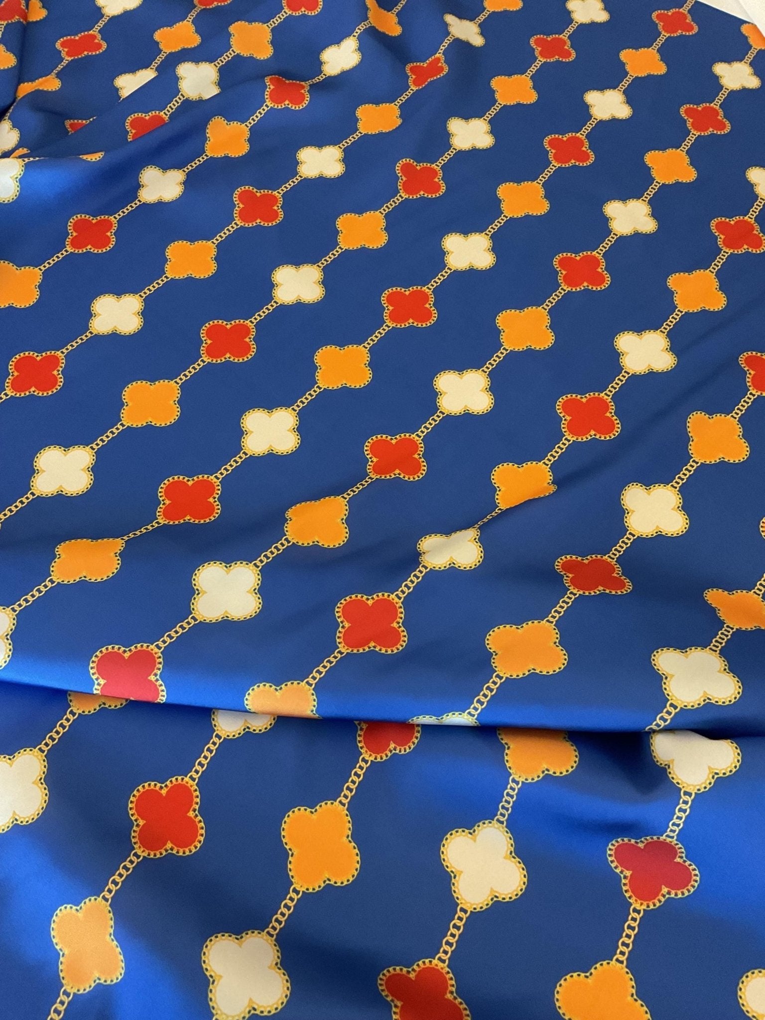 Clover Chain Pattern Fabric, Chain Pattern Navy Blue Color Fabric By The Yard - Whotex Online Fabric Store