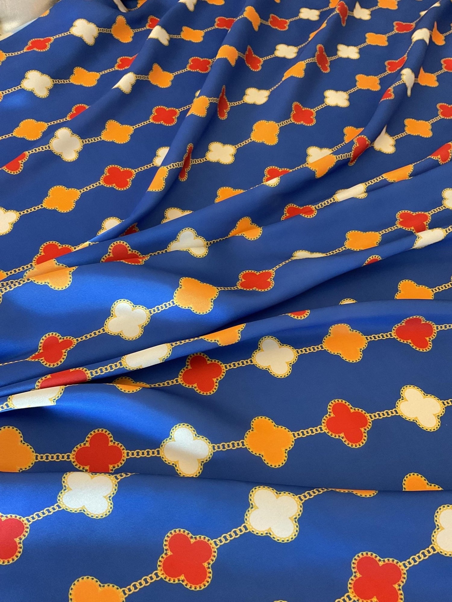 Clover Chain Pattern Fabric, Chain Pattern Navy Blue Color Fabric By The Yard - Whotex Online Fabric Store