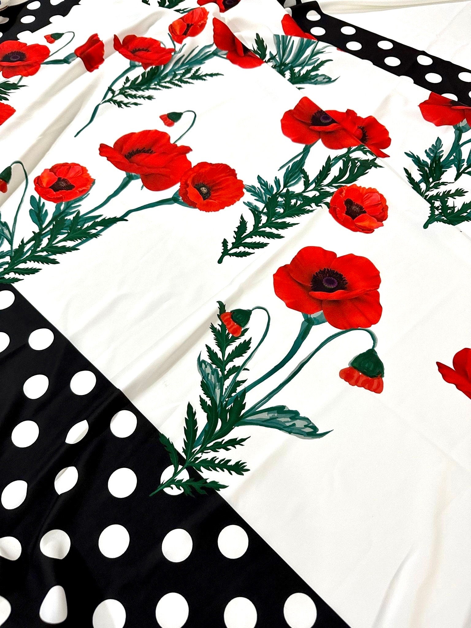 Coupon Fabric, Red Poppy flowers print Silky Crepe Fabric , Panel Fabric 150*100cm // 1.64 * 1.09 yard - Whotex