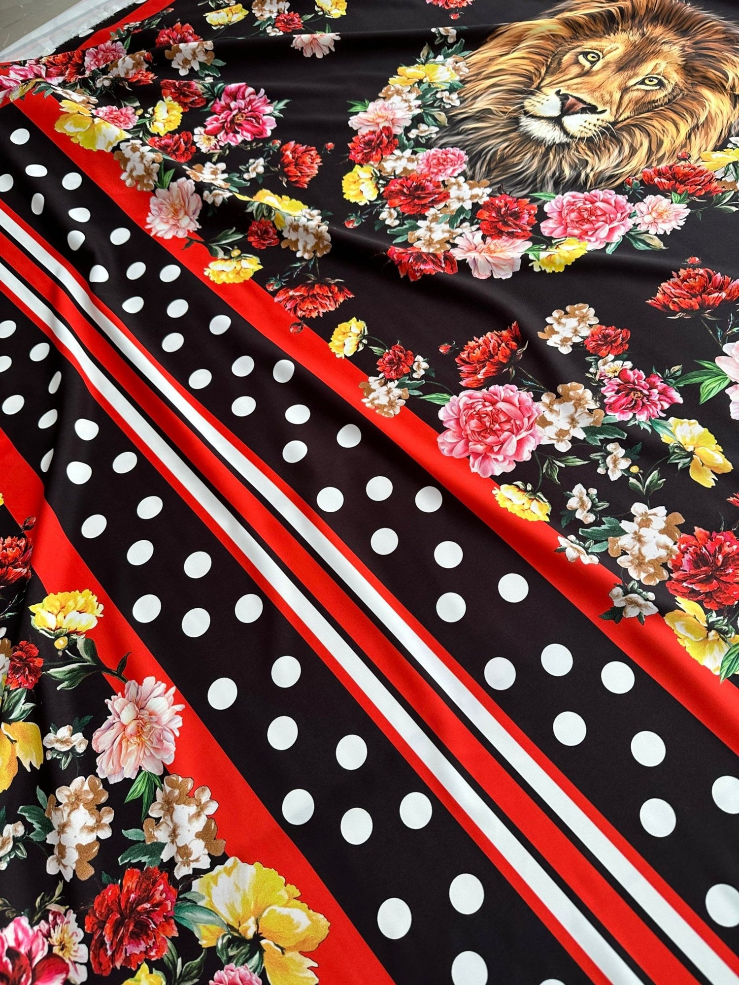 Leon Print Fabric, Floral Pattern Fabric, Desing Fabric By The Yard - Whotex Online Fabric Store