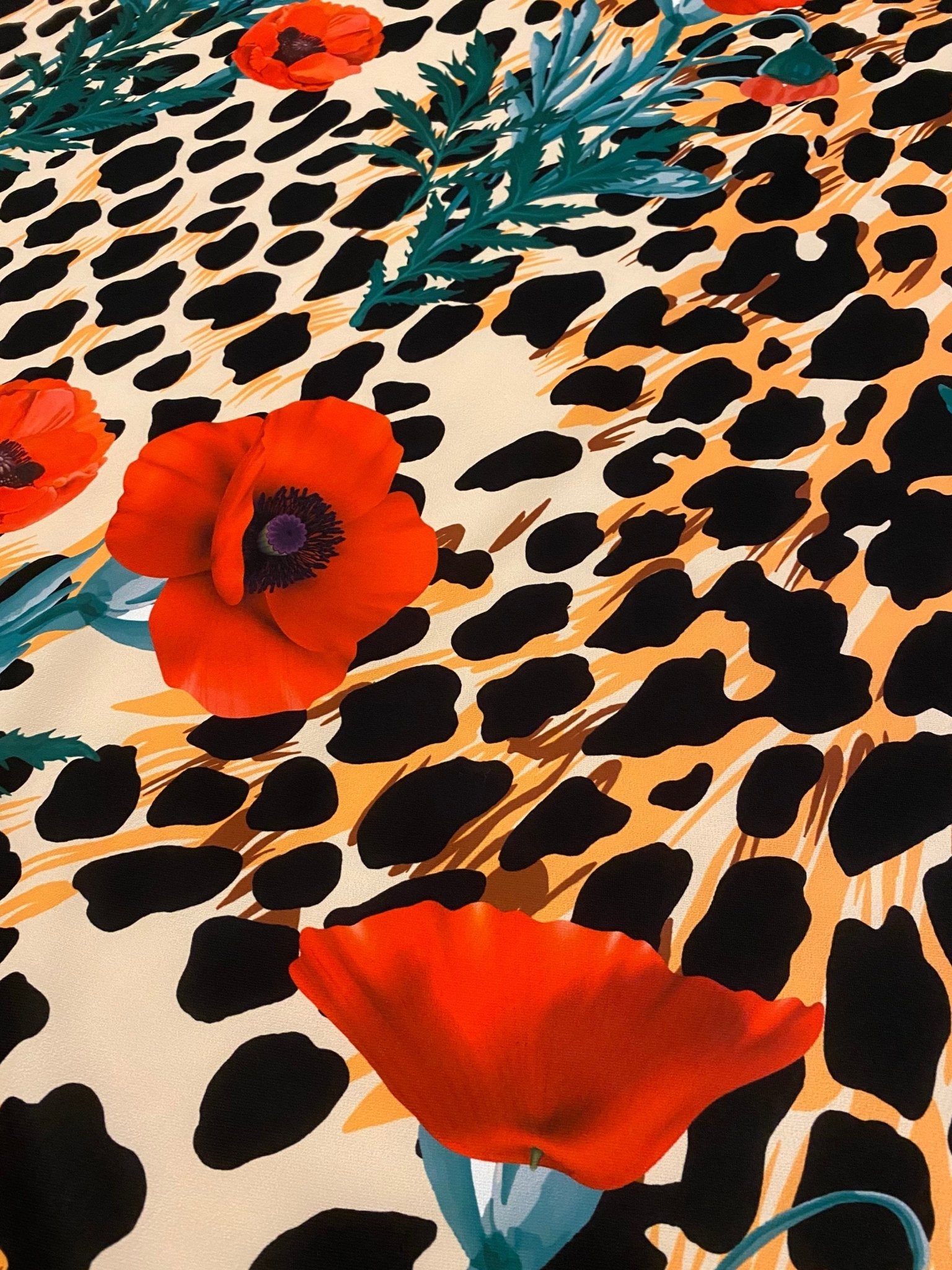 Leopard pattern Fabric, poppy flower print Silky Crepe Fabric , , Panel Fabric 150*100cm // 1.64 * 1.09 yard - Whotex