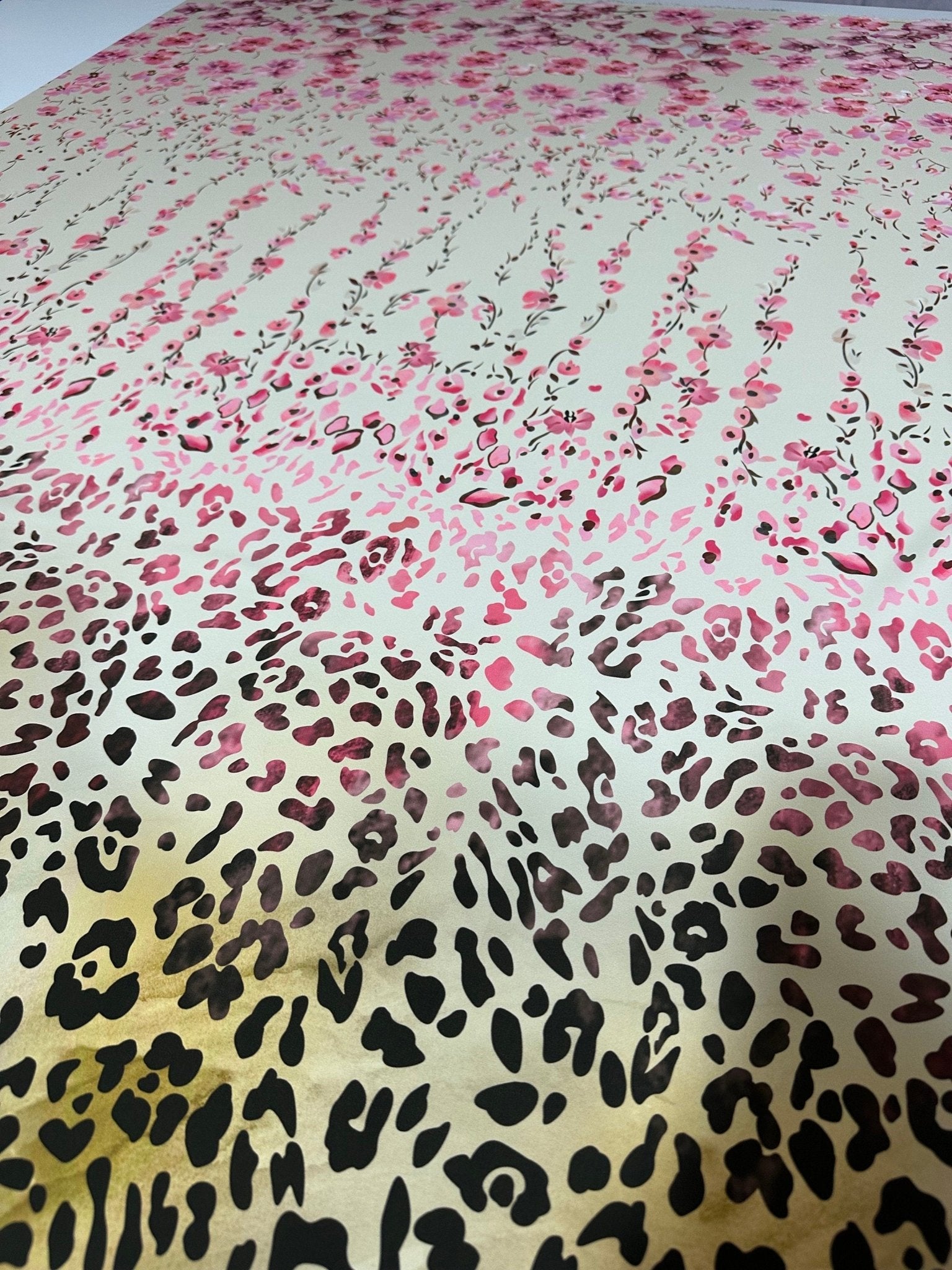 Leopard Pattern Silky Crepe, Floral Pattern Silky Crepe Fabric, Desing Fabric - Whotex