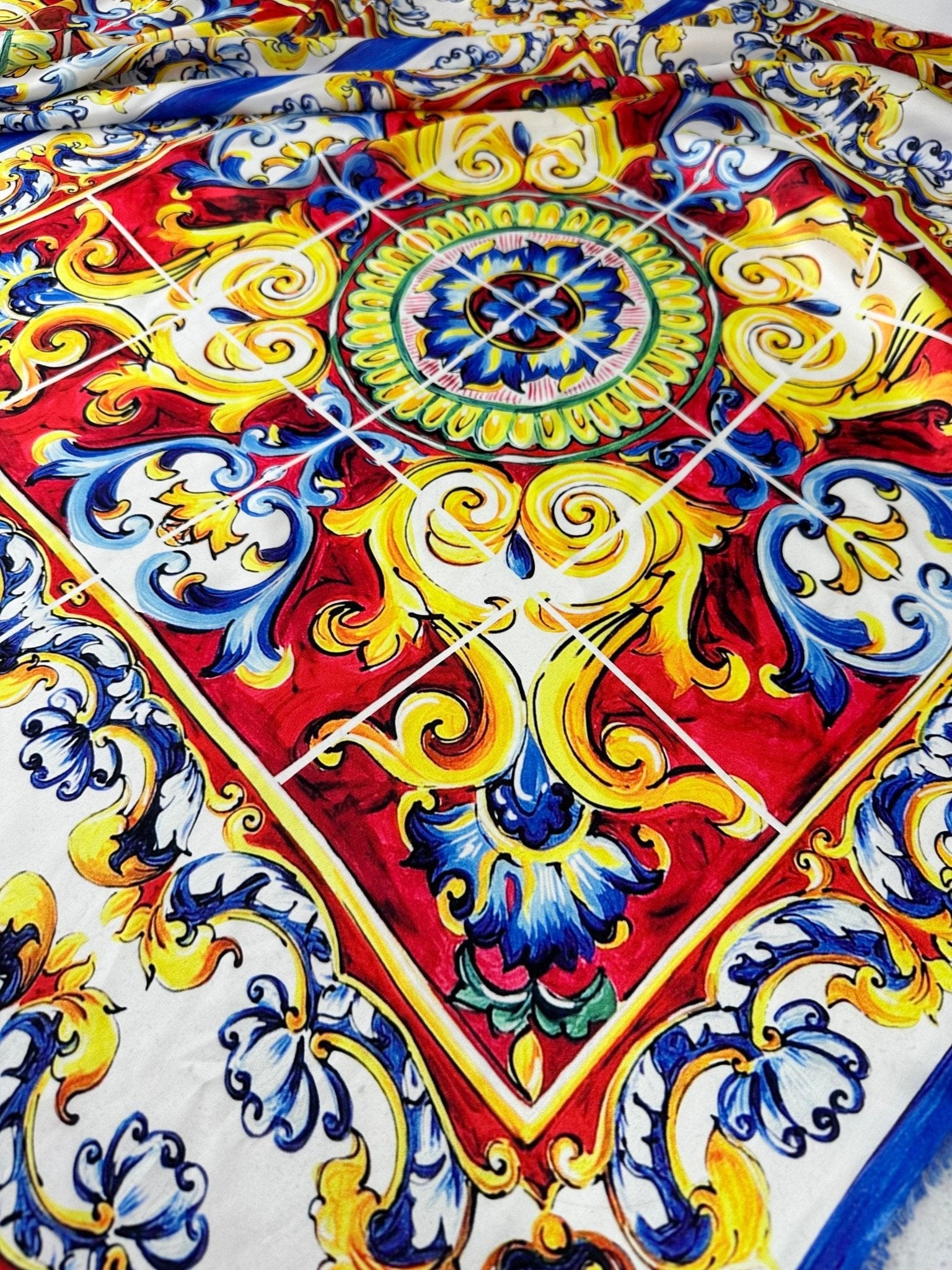 Majolica Pattern Fabric By The Yard, Luxury Design Fabric - Whotex Online Fabric Store