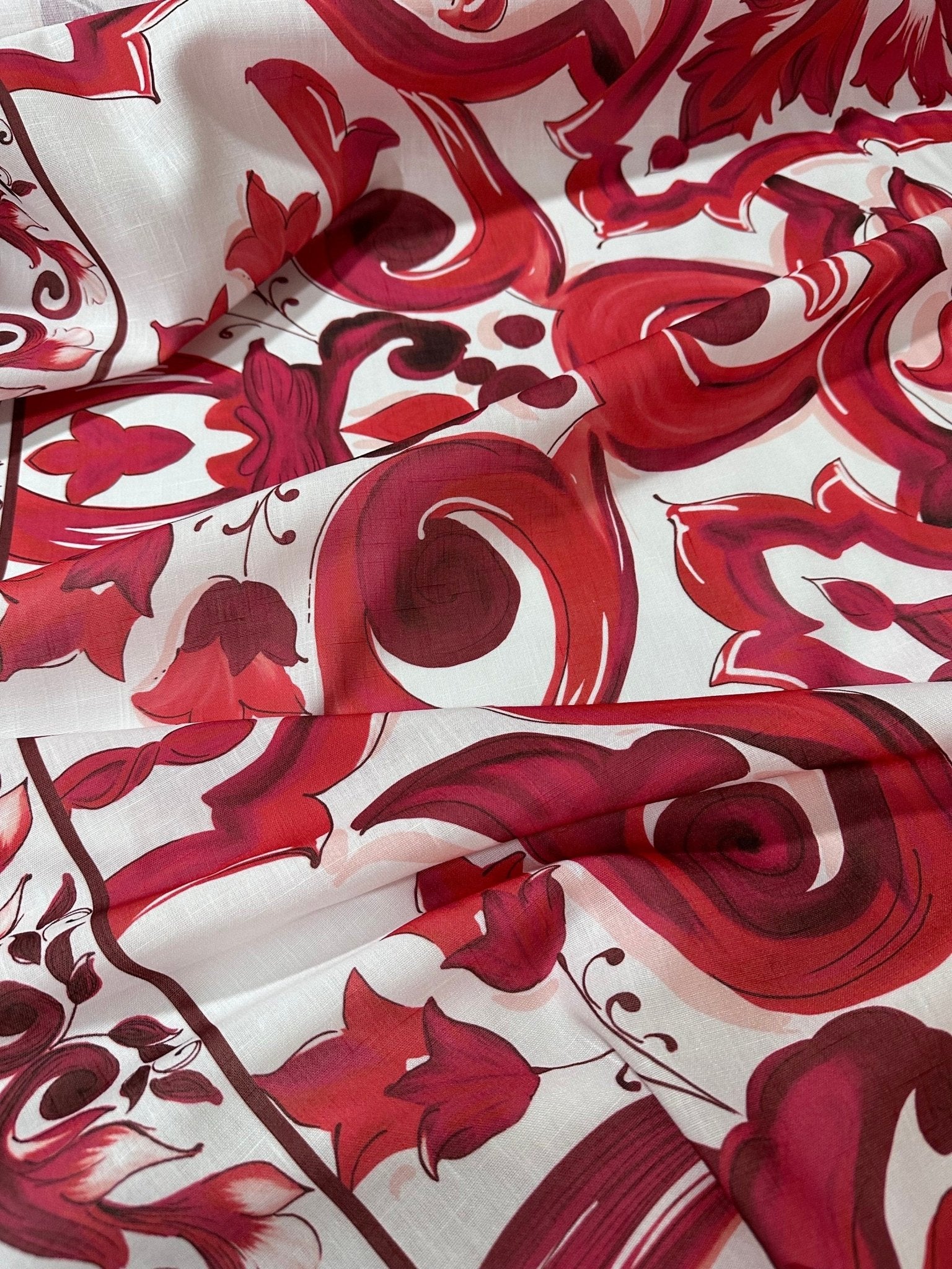 Majolica Pattern Linen Fabric, Red and white fabric - Whotex