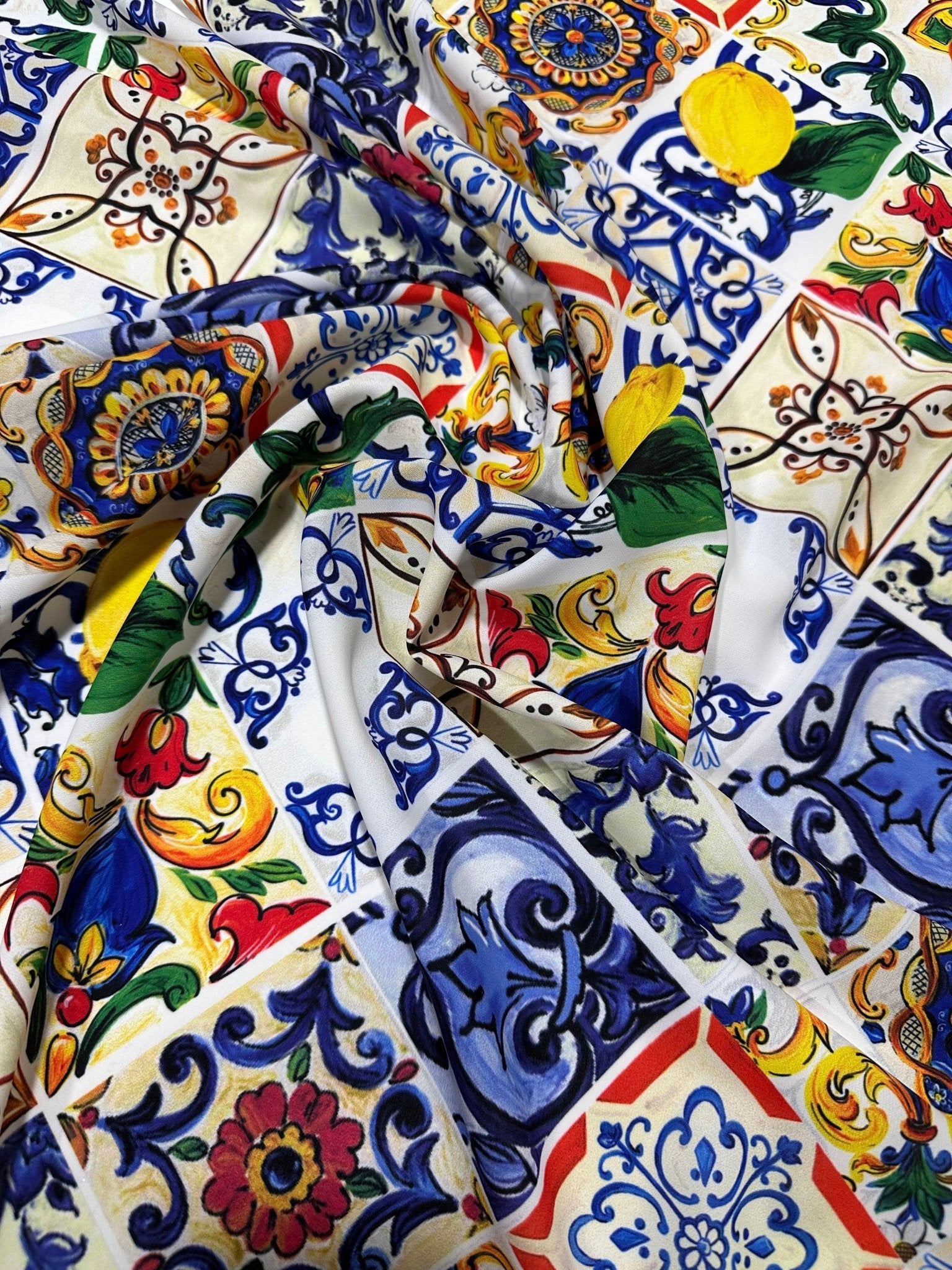 Majolica Pattern Small Borders Fabric - Whotex Online Fabric Store