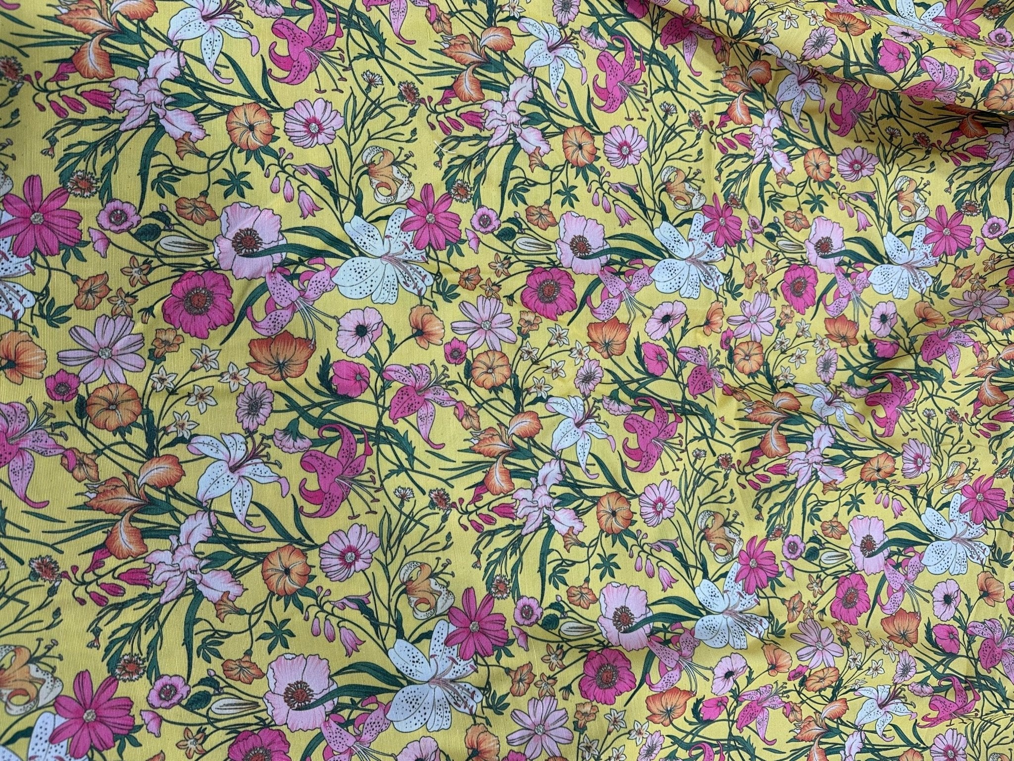 Small Floral Pattern Linen Fabric, Yellow Fabric, Clothing products and Upholstery Linen fabric - Whotex