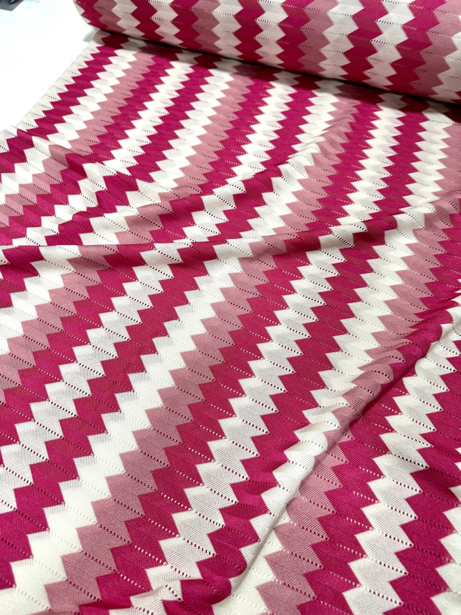 Zigzag Knit Jersey fabric, luxury fabric, italian Fabric, Pink White color Chevron Fabric - Whotex